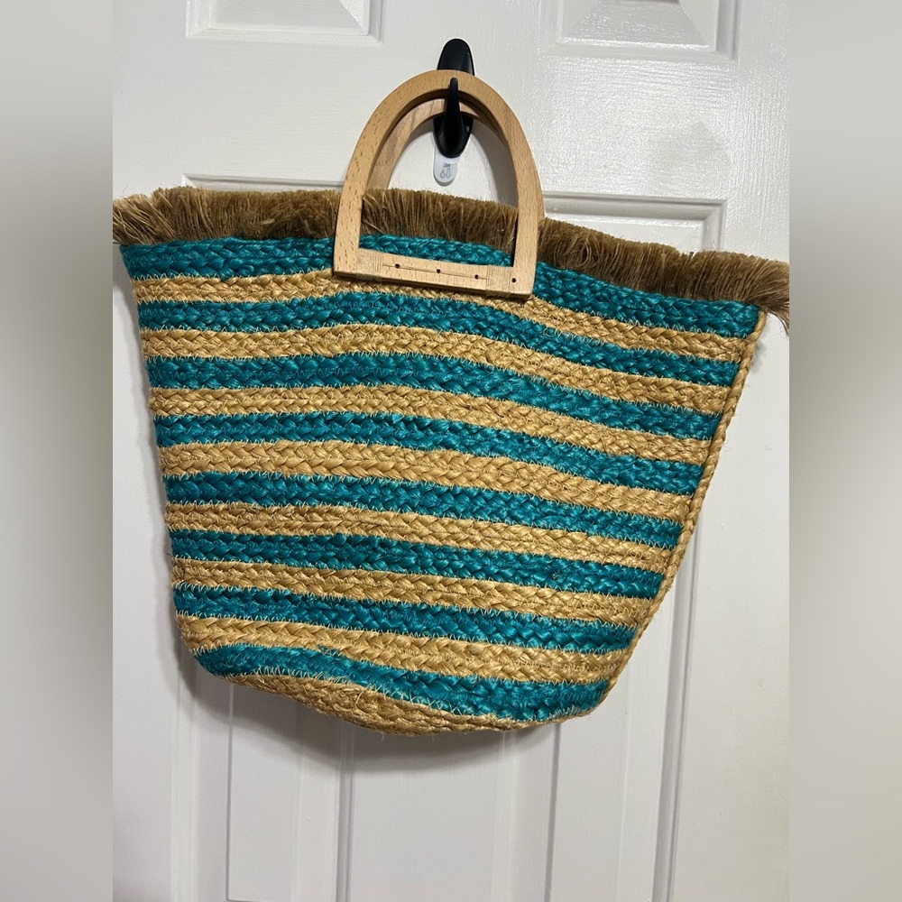 ANTIK KRAFT HASHREE WICKER JUTE BLUE STRIPES TOTE WITH WOODEN HANDLES